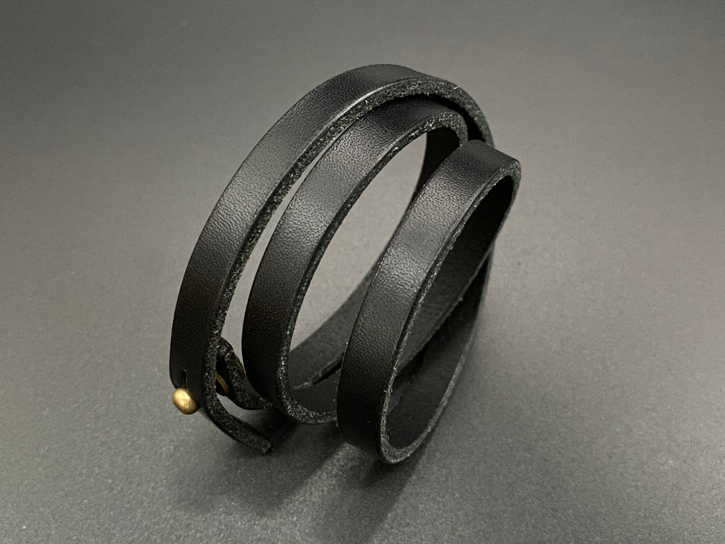 Leather bracelets 3 rounds. Model: Hardy