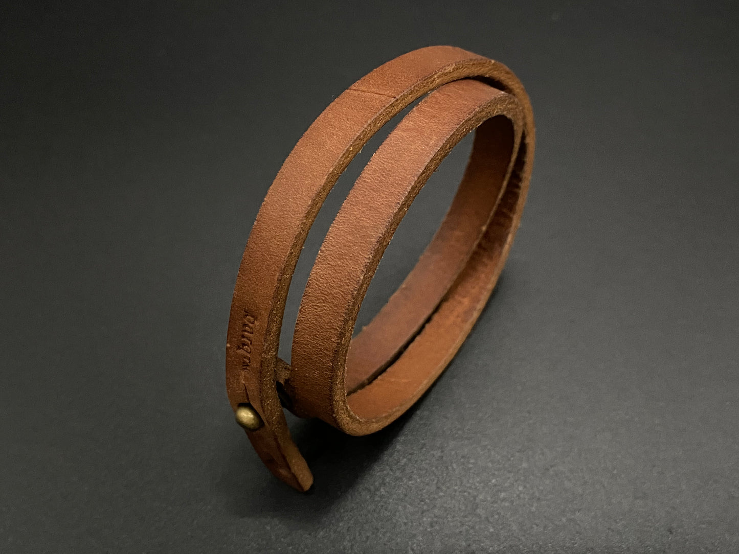 Leather bracelets 2 rounds.  Model: Anthony